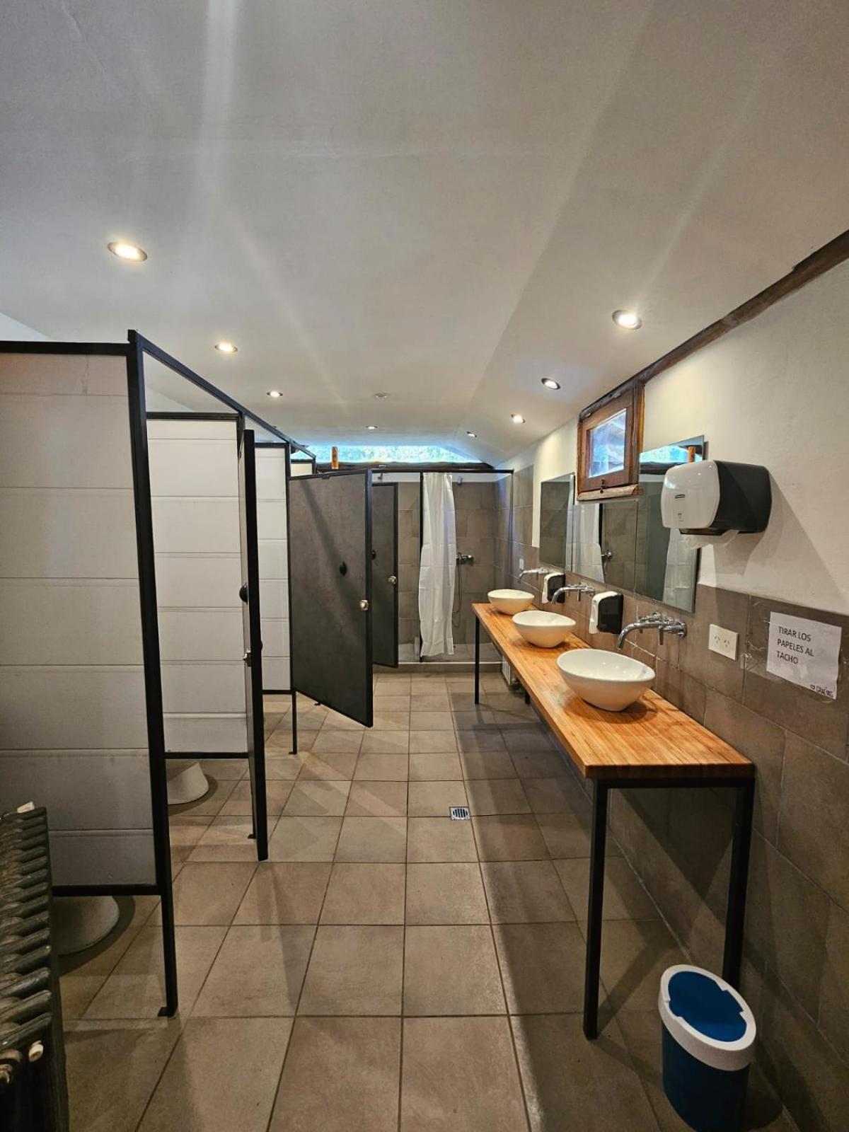 Hostel Capsula Refugio Oeste سان كارلوس دي باريلوتشي المظهر الخارجي الصورة